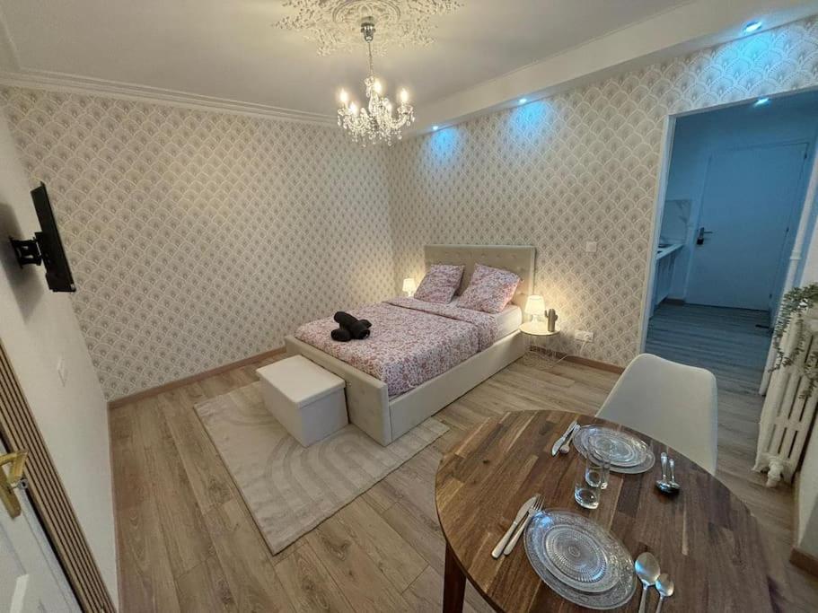 Le Royal, Proche Paris &